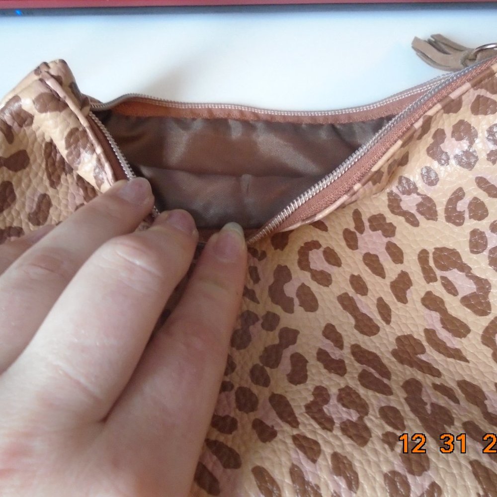 Leopard Print Wristlet - Picture 3 of 3